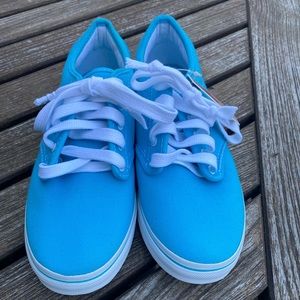 NWT Vans size 8